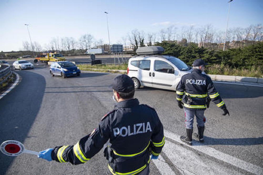 Coronavirus, va a pesca e insulta Conte sui social. Doppia multa per un leccese