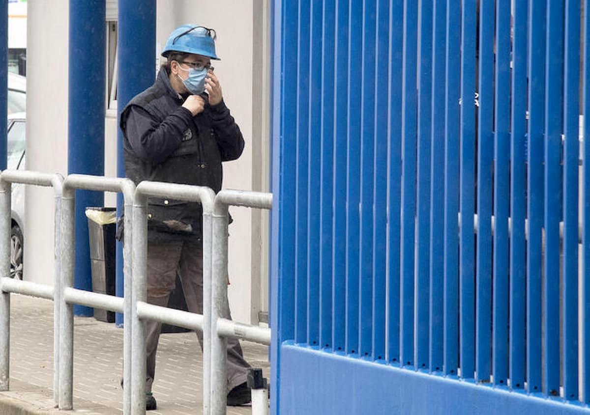 4 maggio: riaprono fabbriche e cantieri, 2,7 milioni di lavoratori. Negozi l'11, ristoranti il 18