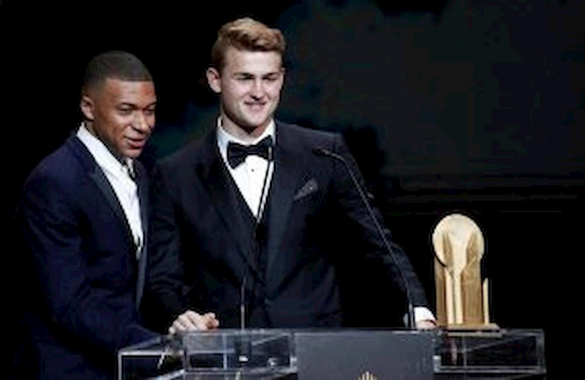 Matthijs de Ligt sfida la fidanzata AnneKee Molenaar sui social: chi parla meglio italiano?