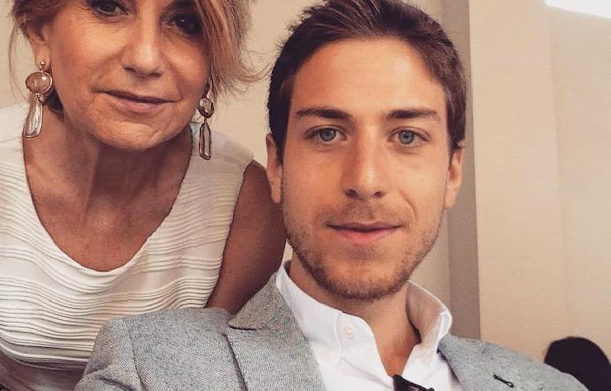 Il figlio di Tiziana Ferrario guarito dal coronavirus: "Dolori, tosse forte e sangue dalla bocca"