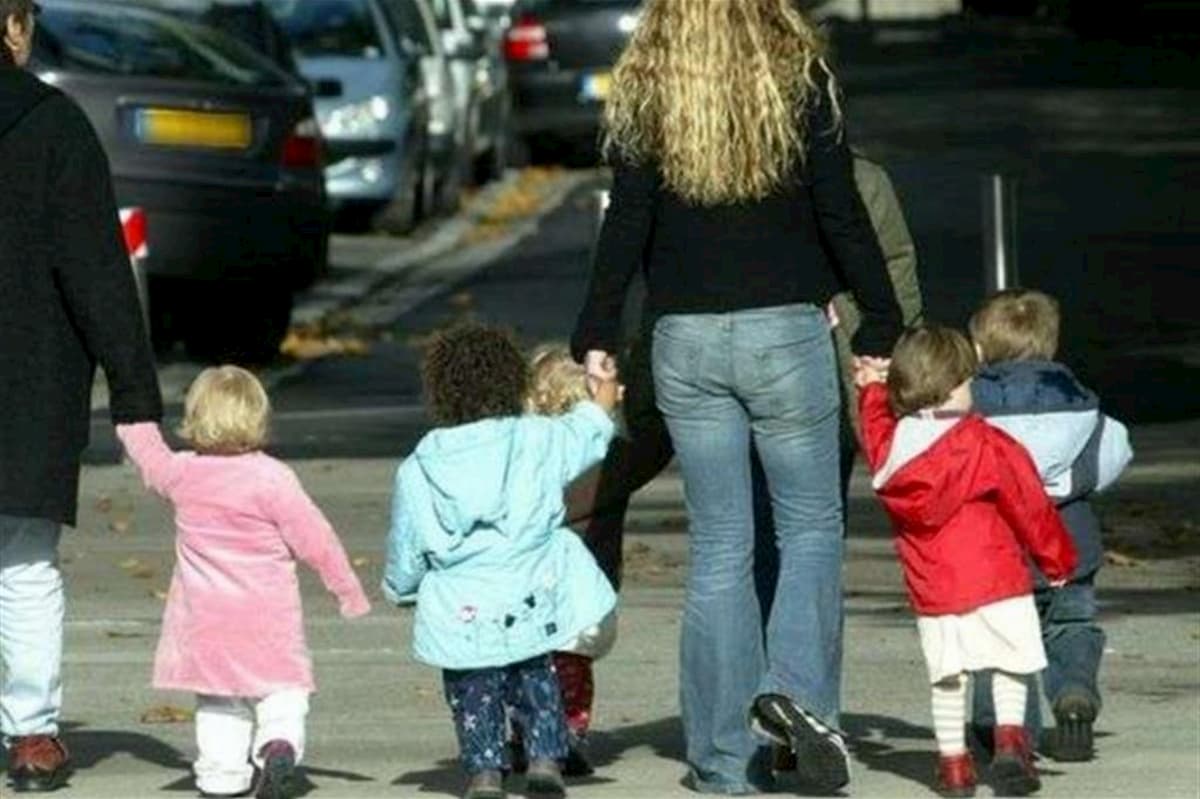 Assegno mensile per figlio fino a dicembre? Il ministro Bonetti: "Da 80 a 160 euro"