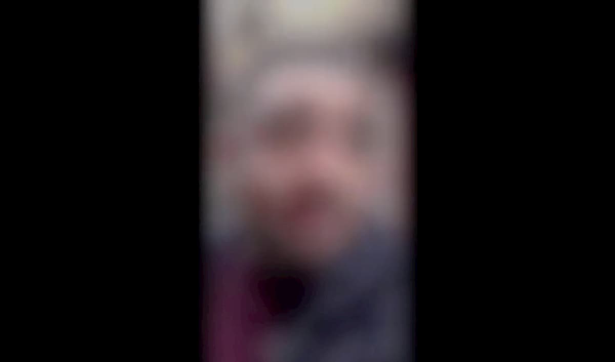 Forcella, con video invita ad uscire di casa e fare le rapine: "Portate i kalashninov, prendiamoci i soldi dello Stato"