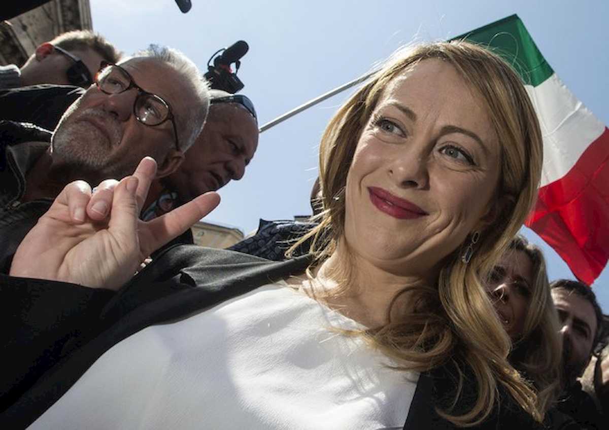 Sondaggio Ispos, Giorgia Meloni la più amata dagli italiani. Di Maio secondo, scavalca Salvini