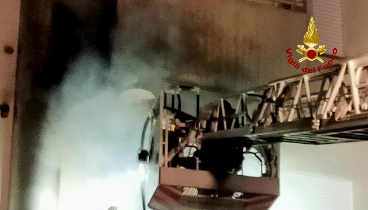 Jesolo, incendio in una palazzina: morto un 65enne