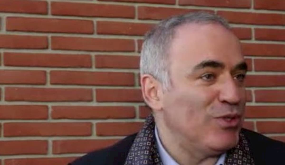 Coronavirus, Garry Kasparov: "Putin usa la pandemia contro l'Occidente"