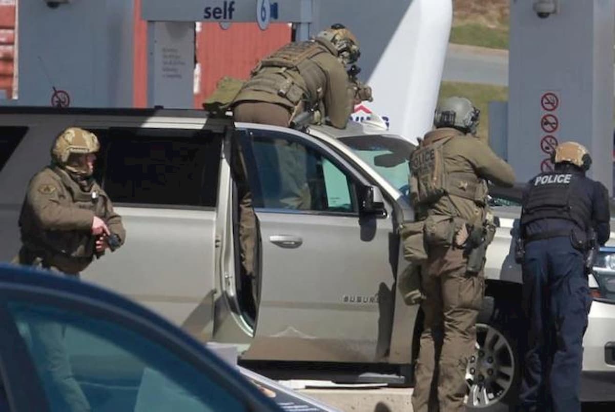 Chi era Gabriel Wortman, il killer che travestito da poliziotto ha ucciso 22 persone in Canada