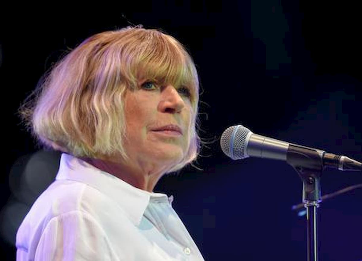 Coronavirus, Marianne Faithfull dimessa dall'ospedale