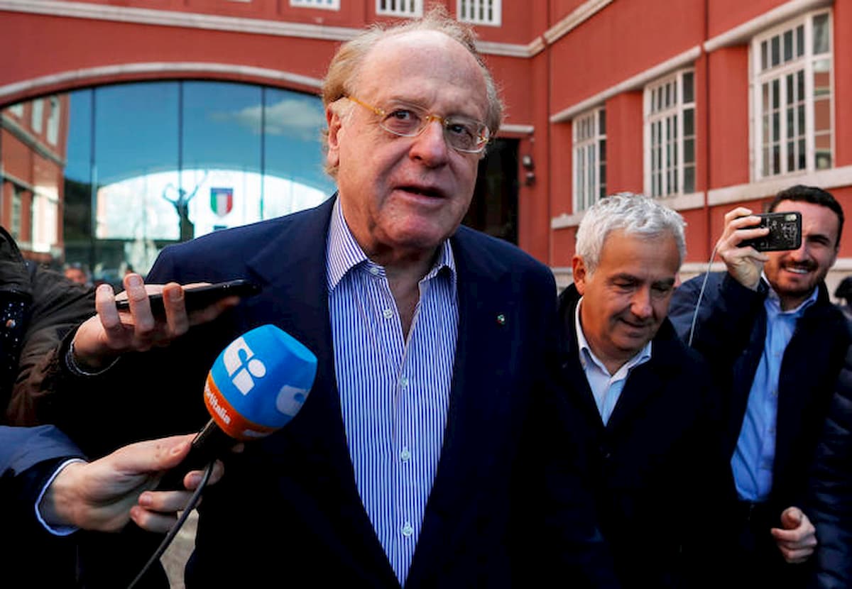 Milan, il presidente Scaroni: "Favorevole alla ripresa della stagione"