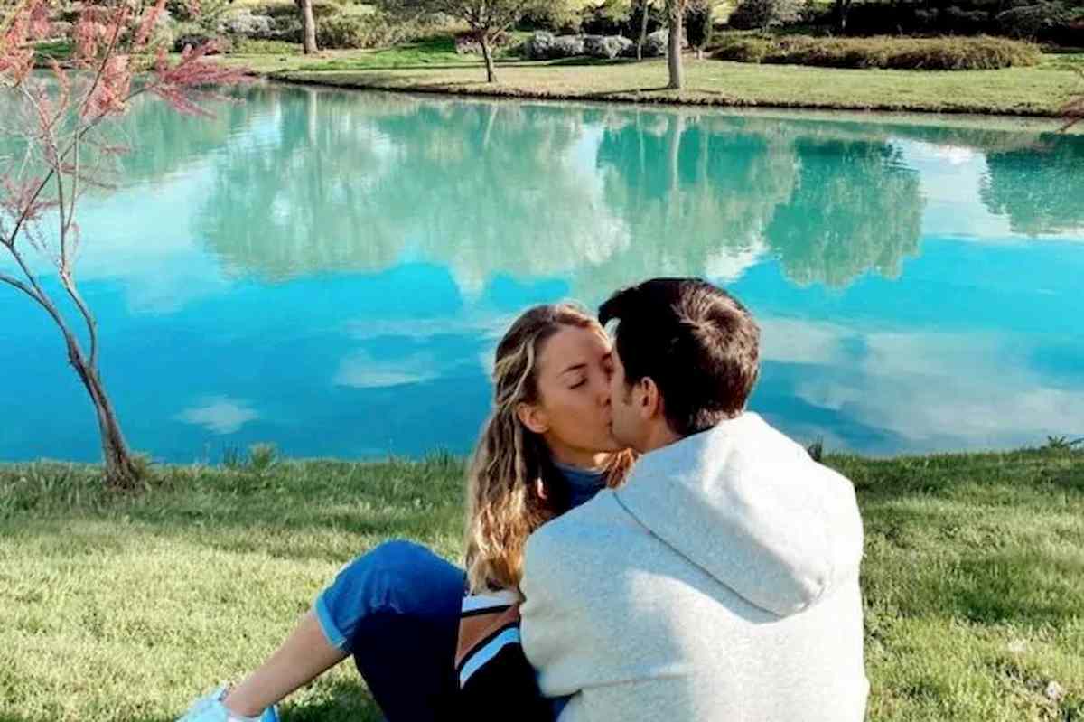 Morata insultato su Instagram ma la foto al lago con Alice Campello è vecchia...