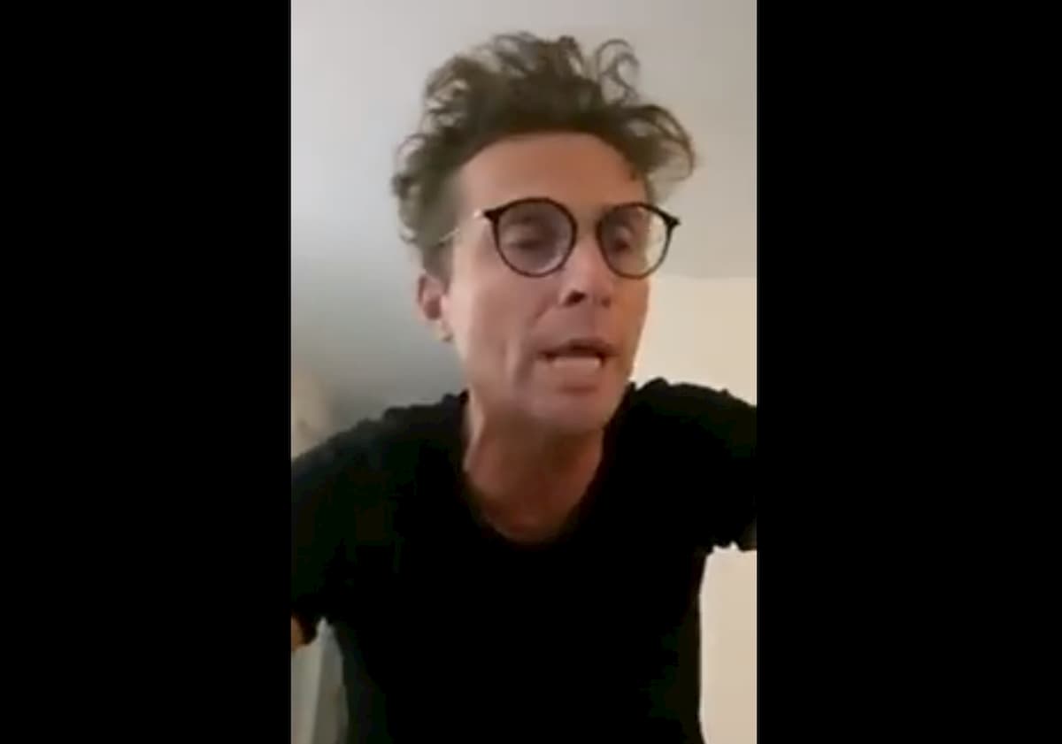 Angelo Pintus imita Conte: "La Fase 2 è come la Fase 1 ma con le pizze d'asporto"