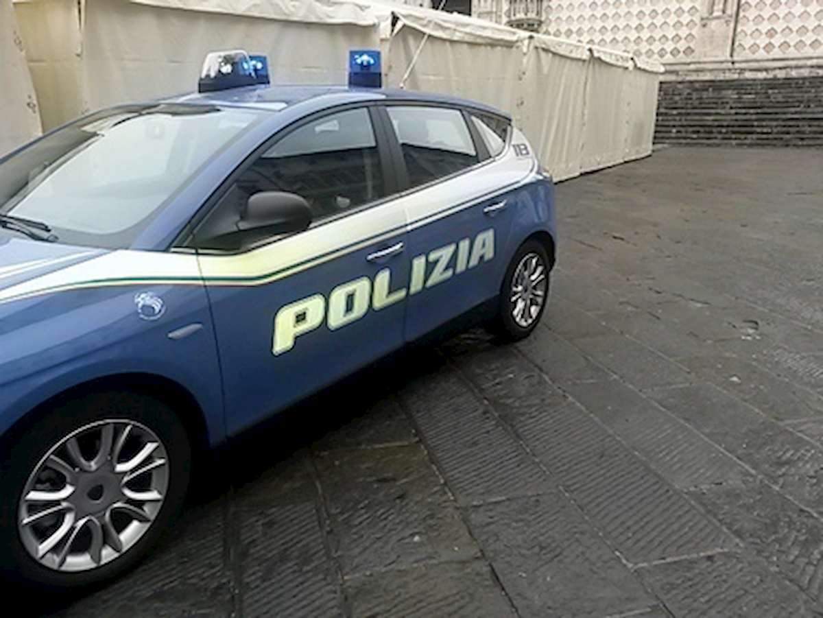 auto della polizia