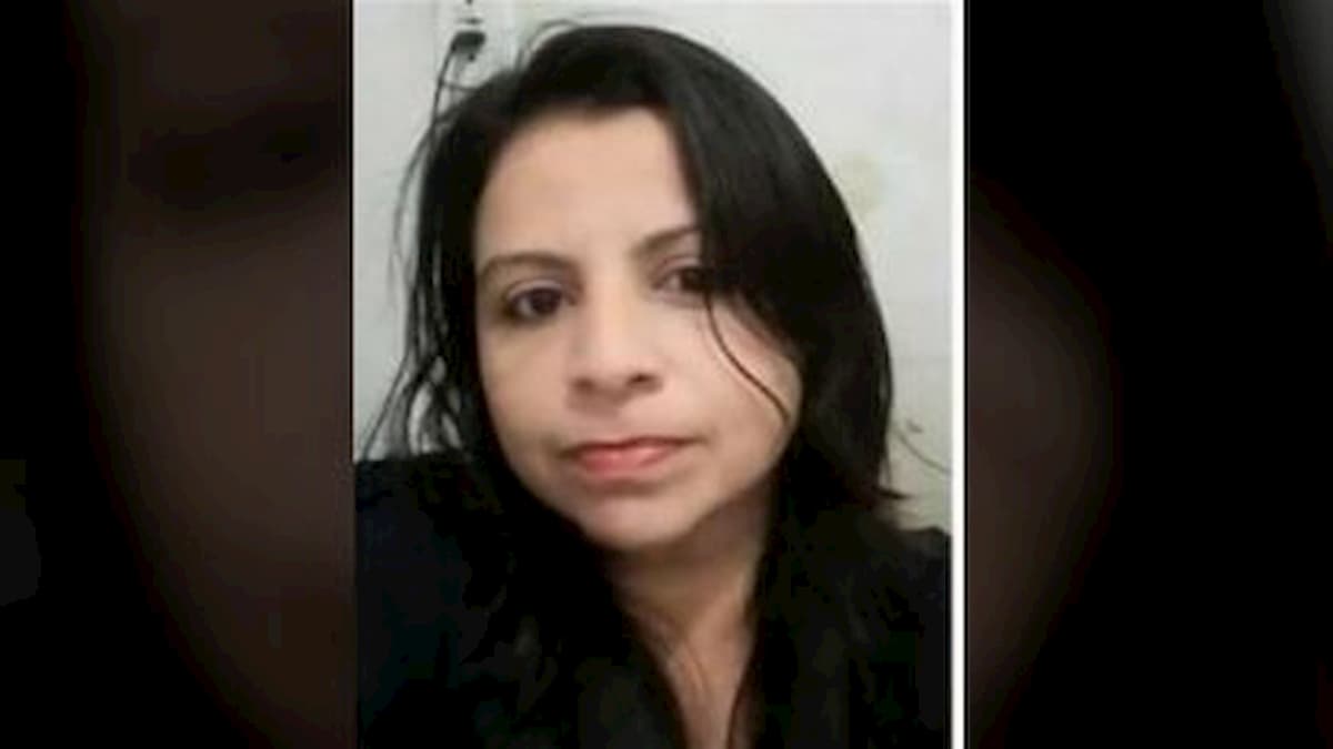 Coronavirus, in Brasile poliziotta muore tra le braccia del marito fuori dall'ospedale