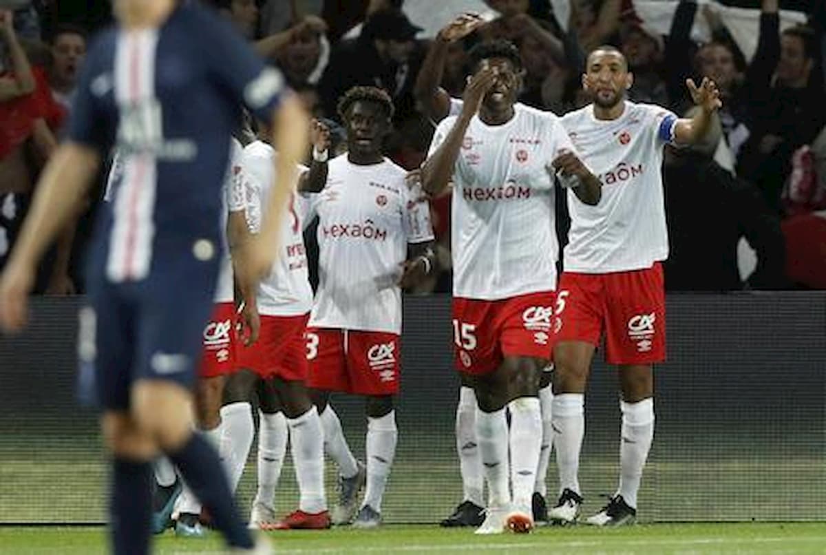Francia, suicida il medico sportivo dello Stade Reims: era positivo al coronavirus