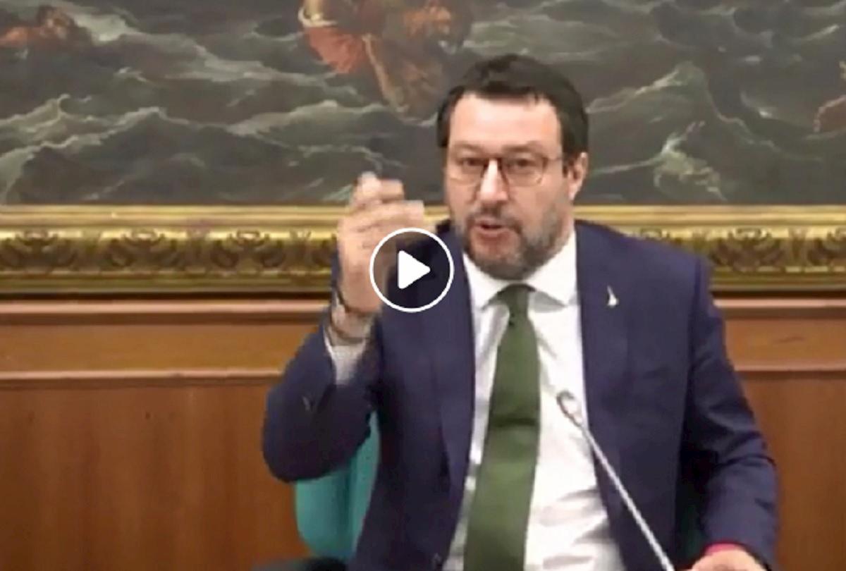 salvini in conferenza stampa