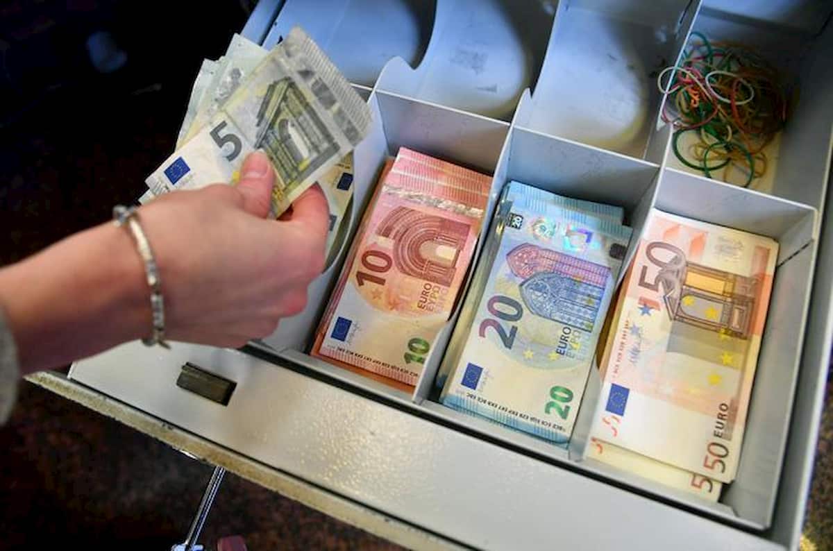 Prestiti alle aziende, ma servono anche soldi a fondo perduto