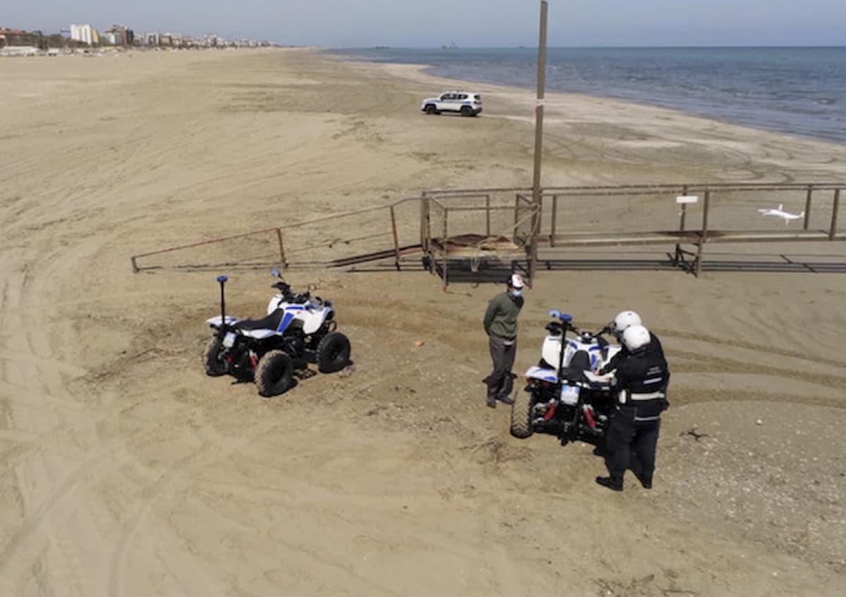 Coronavirus, in Abruzzo in spiaggia con prenotazione via app. Anche nelle libere