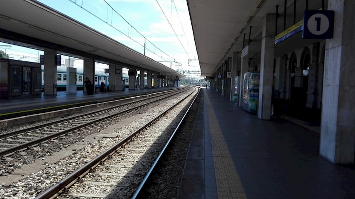 Trasporti: no controllo biglietti su treni e autobus, tariffe diverse a seconda dell'orario