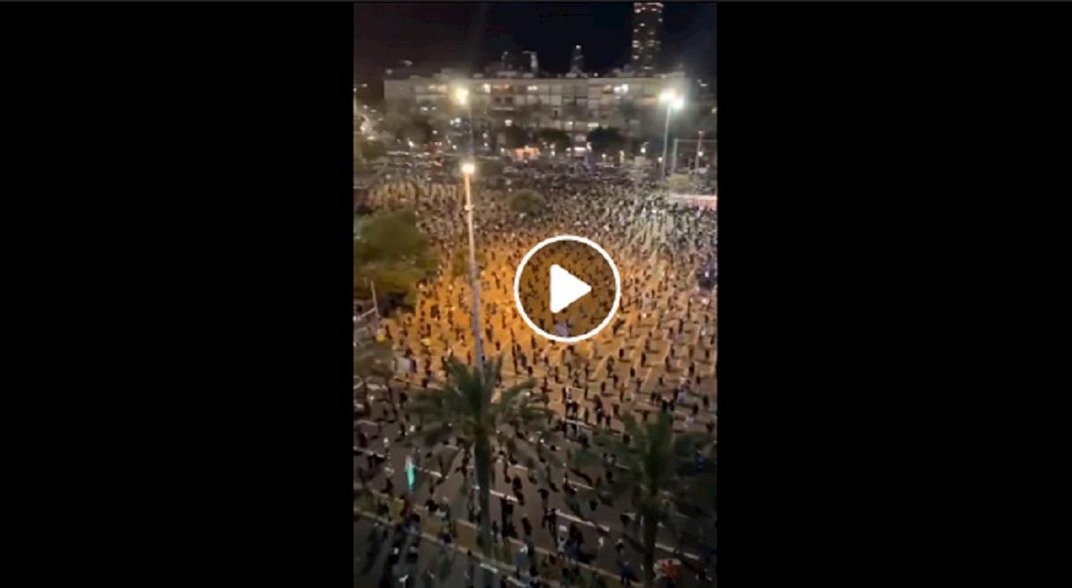 tel aviv manifestazione in piazza