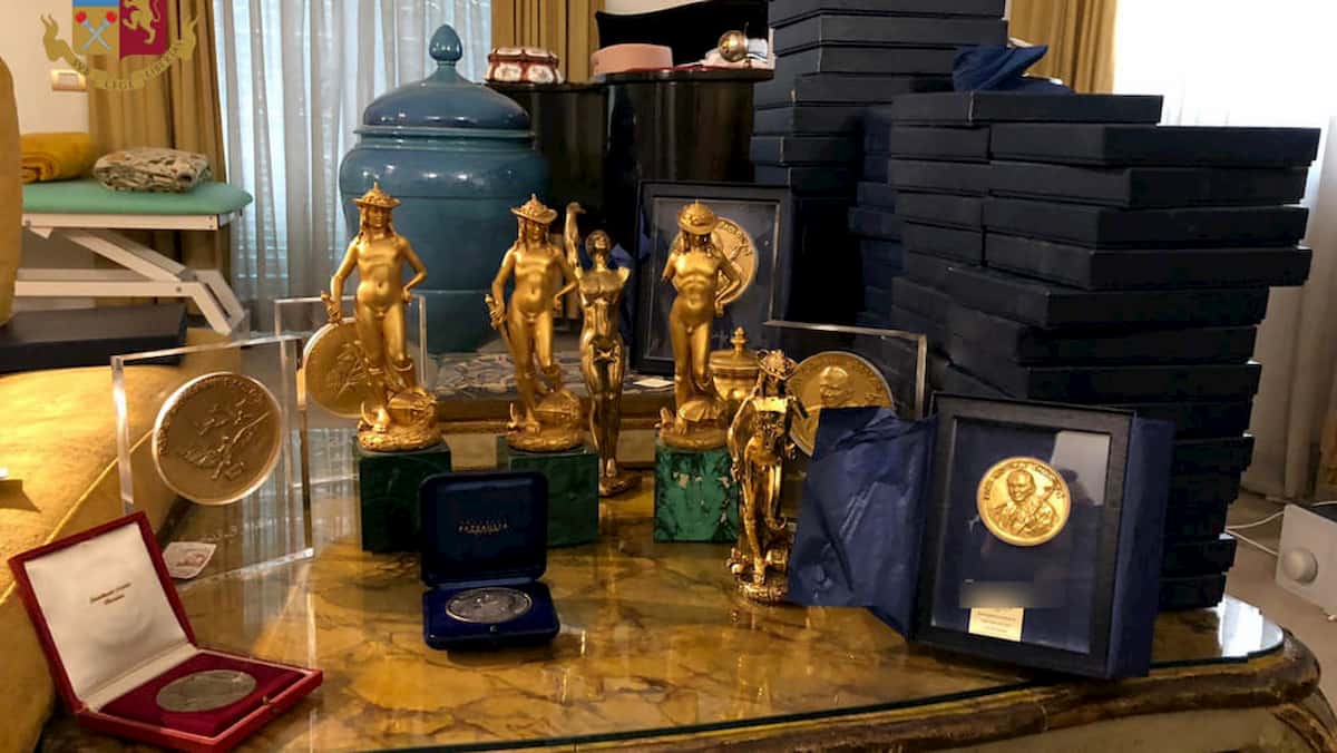 Gina Lollobrigida, nell'appartamento del suo operaio trovati oggetti rubati all'attrice