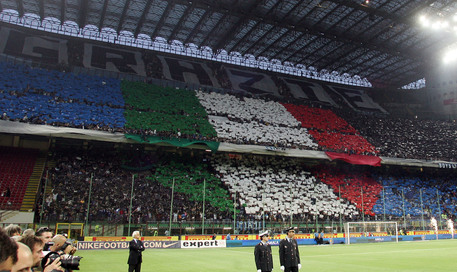 Coronavirus, denunciati 49 tifosi Inter. Erano ad Appiano prima della sfida con la Juve