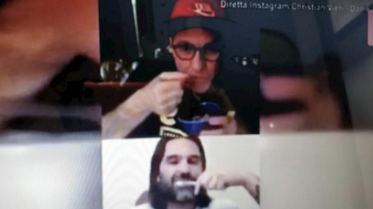 Vieri-Adani e la strana diretta Instagram: lavaggio denti e macedonia mentre parlano dello scudetto del Napoli