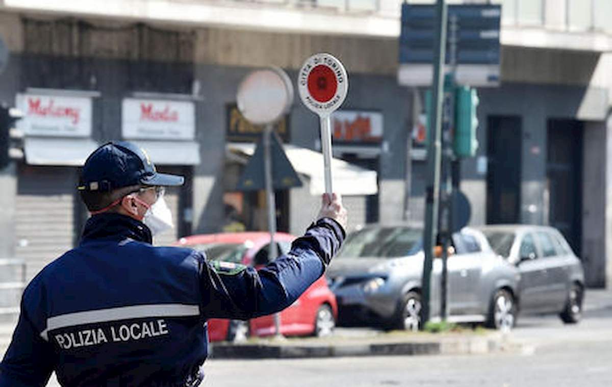 Vestone, positivo al coronavirus esce a passeggiare. La scusa: "Tanto sono asintomatico"