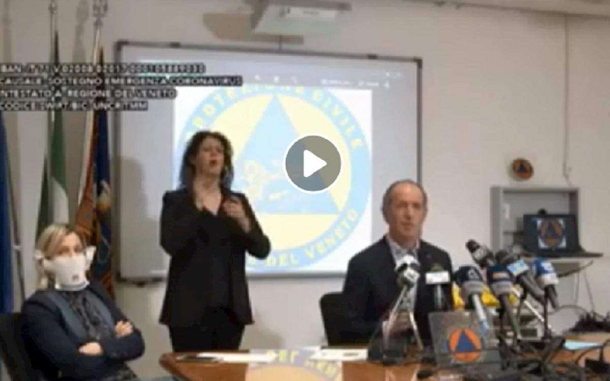 zaia mascherine adesive