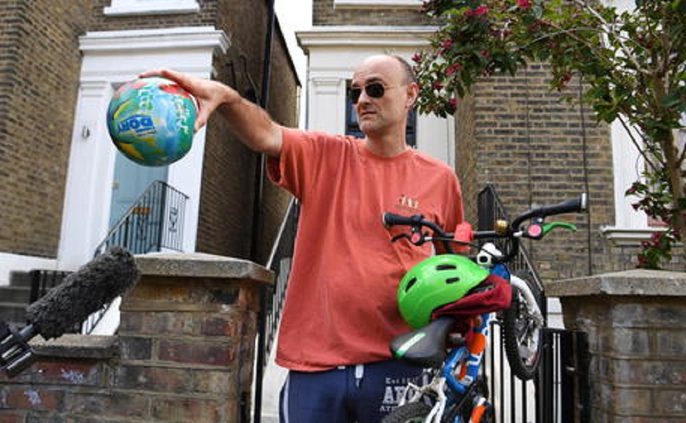 Lockdown, spin doctor di Boris Johnson lo viola. 400 km per raggiungere la famiglia. Polizia indaga