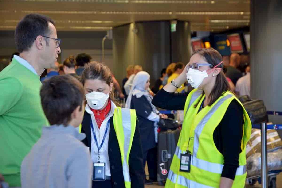 Fase 2. Aerei: mascherina sì, distanza no. Treni: mascherina sì e distanza pure