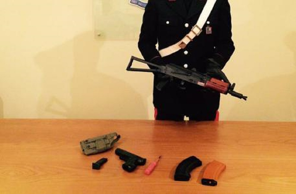 Soliera (Modena): bimbo di 6 anni spara con la carabina ad aria compressa e colpisce il papà