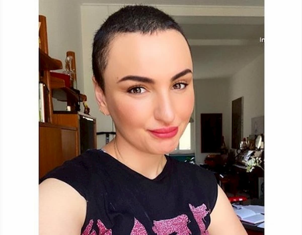 Arisa senza parrucca su Instagram: "Non sono come tu mi vuoi"