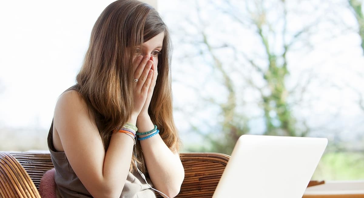 Monza-Brianza, studentessa disabile vittima di cyber bullismo durante la video lezione