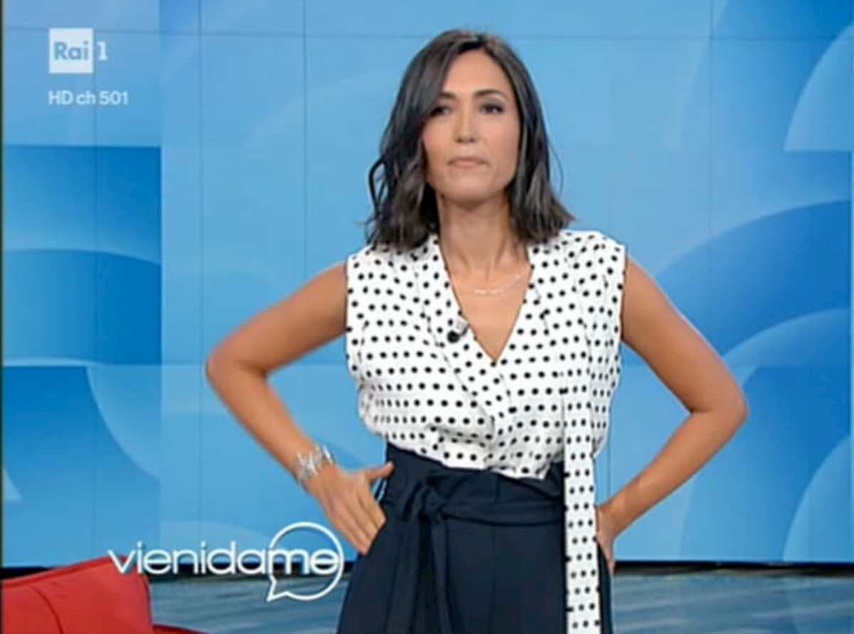 Caterina Balivo confessa a Vieni da Me: "Mio marito è andato via di casa, viviamo separati per il coronavirus"