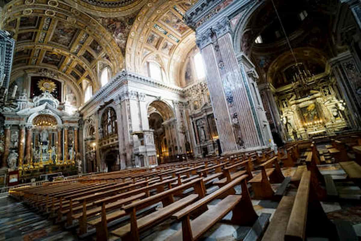 Cei: "Non sarà obbligatorio sottoporsi al termoscanner alle messe consentite"