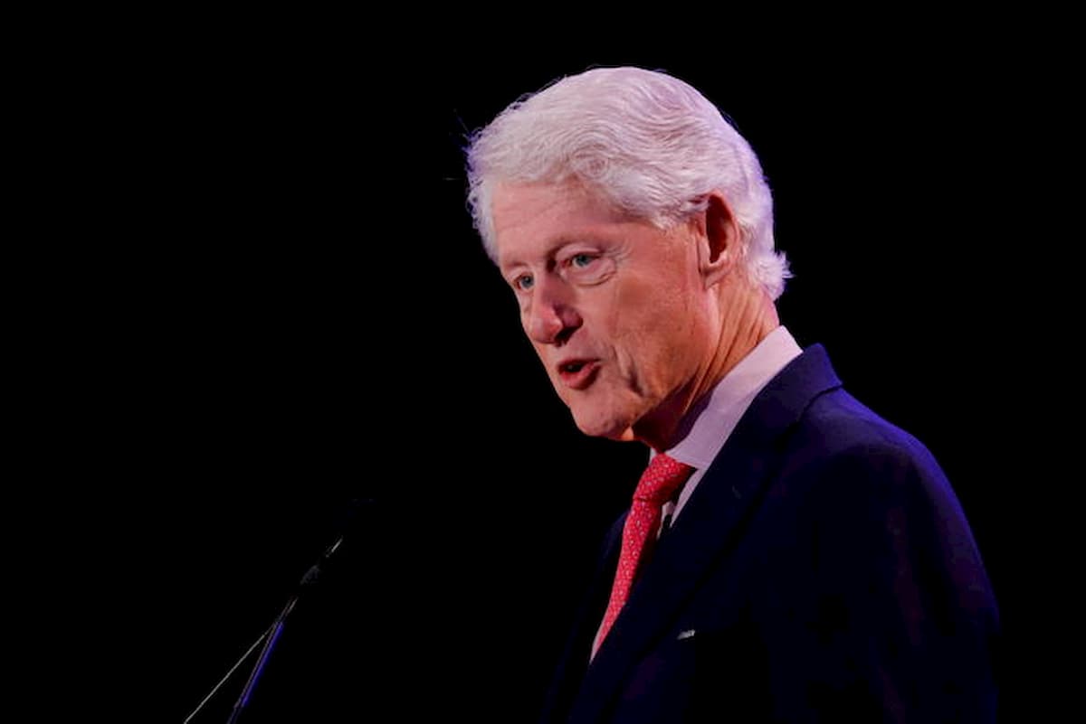 Bill Clinton, testimone: "Era nella villa dei festini di Jeffrey Epstein a Little St James"