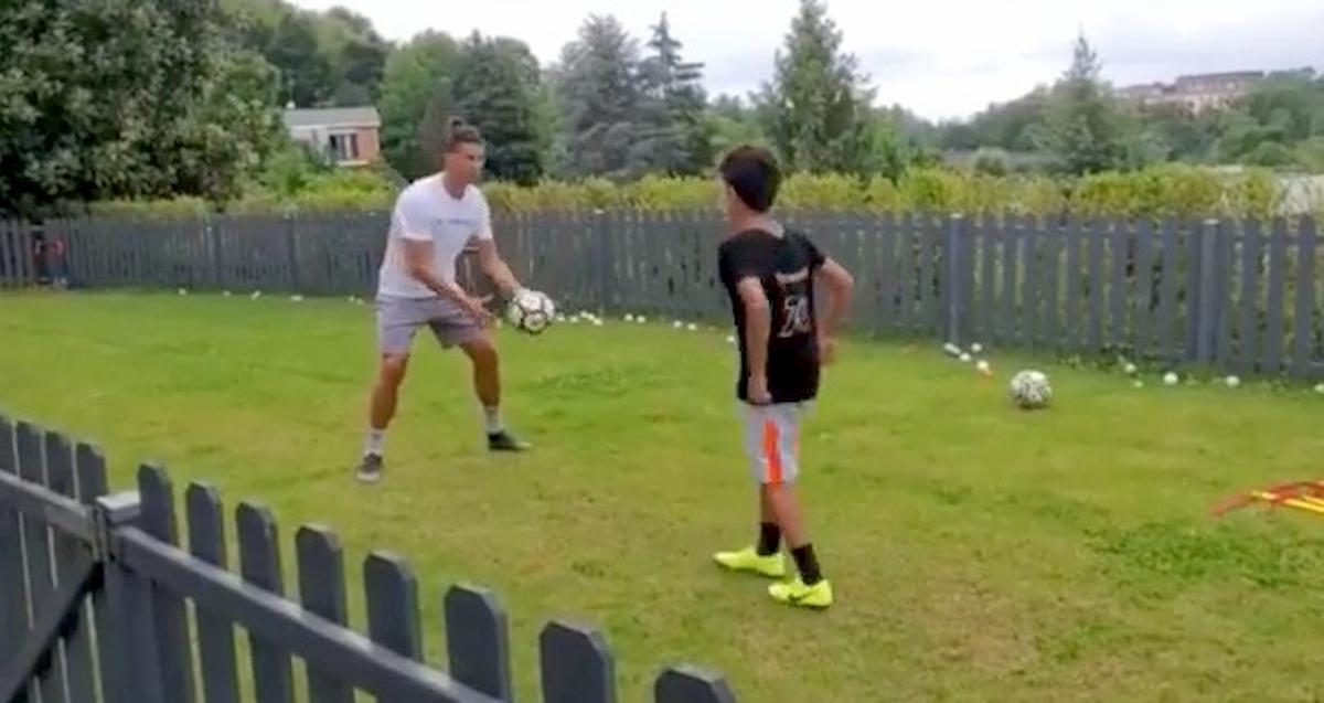 Cristiano Ronaldo si allena con Cristianinho: "Tale padre, tale figlio"