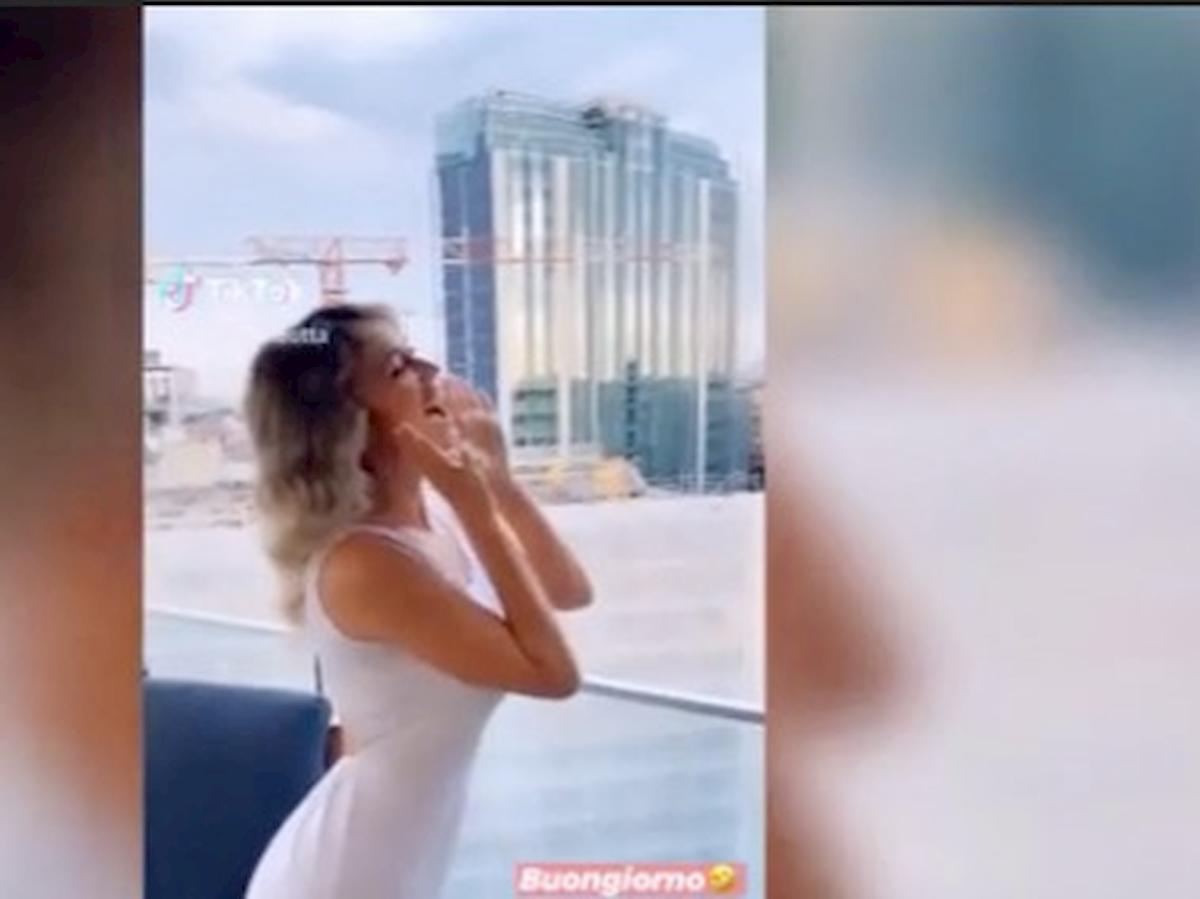 Diletta Leotta e il suo buongiorno in balcone: la risposta dei vicini è esilarante