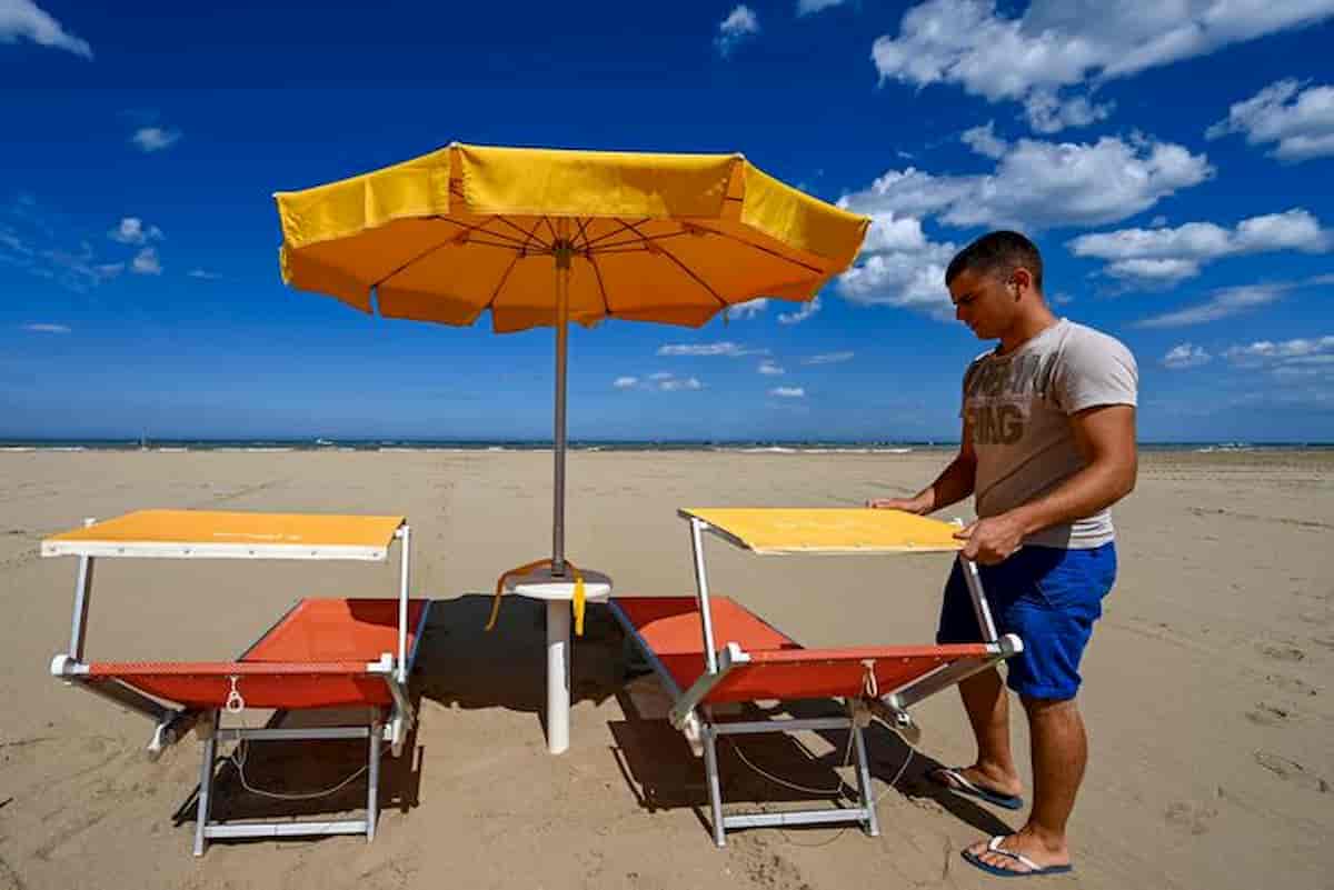 Emilia Romagna, le spiagge sulla riviera riaprono sabato 23 maggio