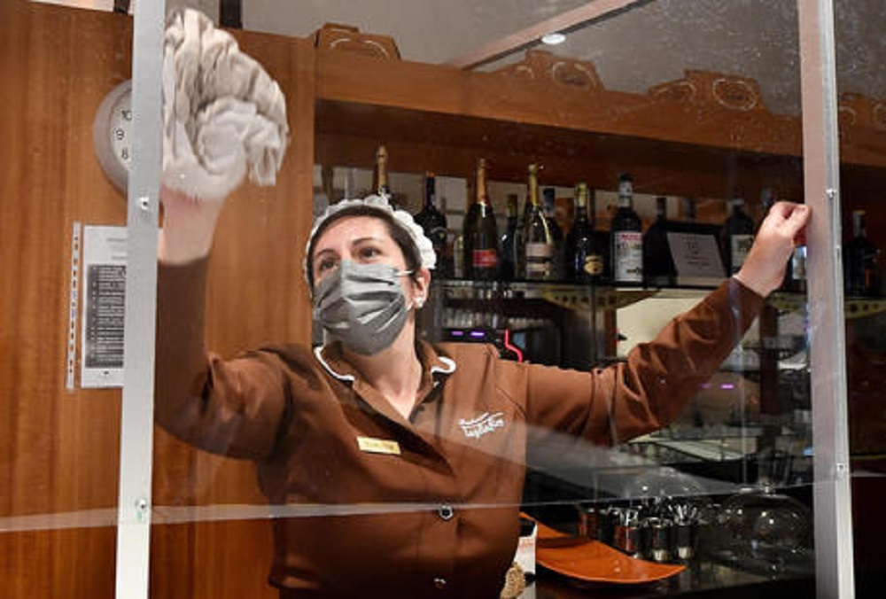 Fase 2, da domani riapre (quasi) tutto: ecco le disposizioni, dal ristorante alla piscina