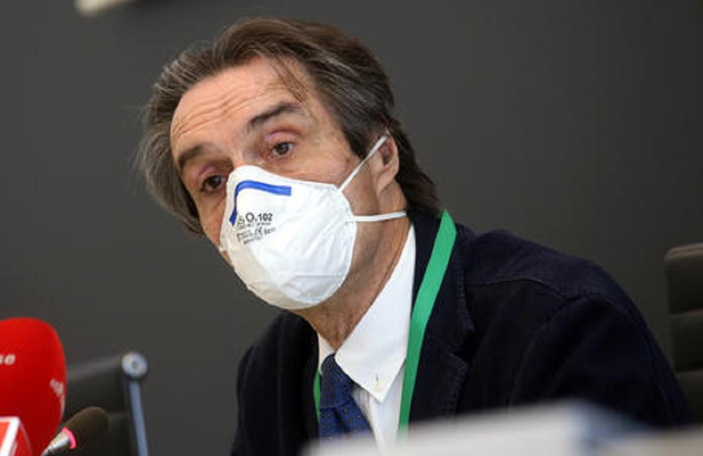 Attilio Fontana sotto scorta dopo le minacce web e i murales con scritto "assassino"