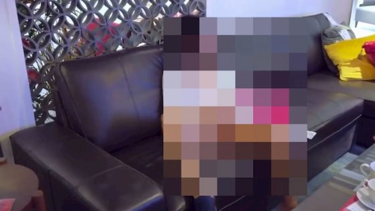 Ikea, video p*rno di donna che si tocca su un divano diventa virale