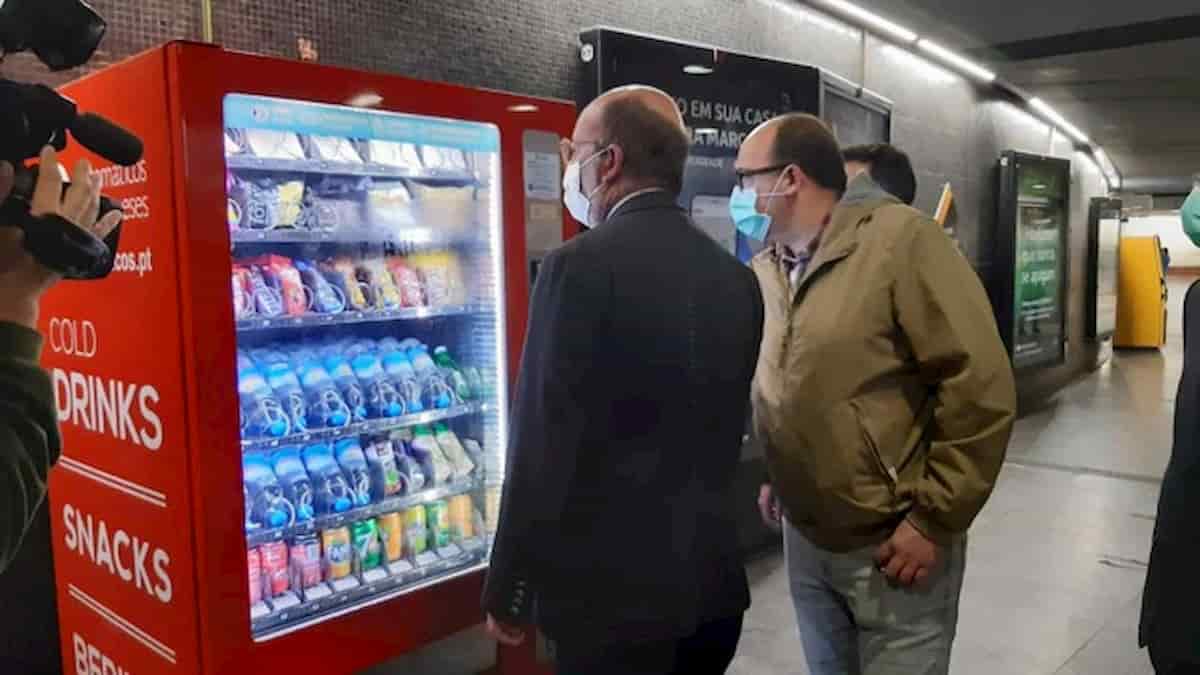 Mascherine introvabili in Italia. Arcuri vai a Lisbona: le trovi nella metro: ma a 1 euro e 50