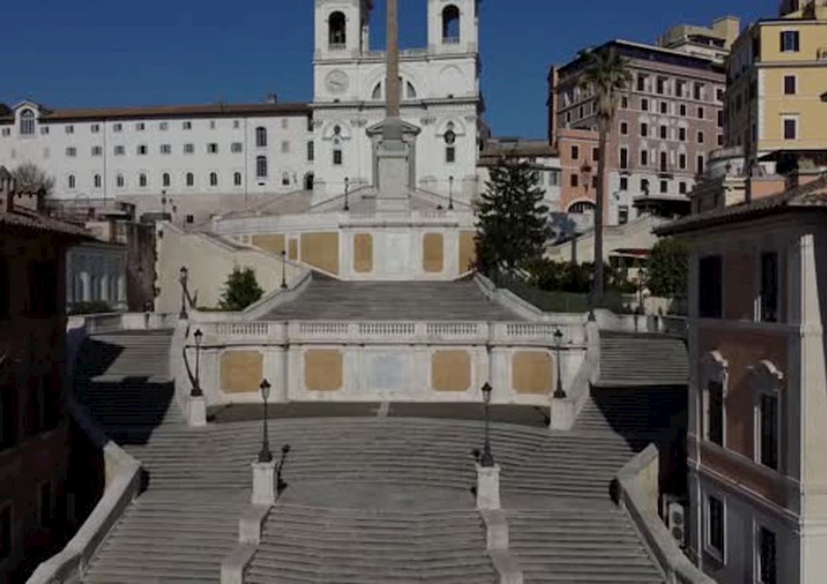 24-25 ottobre. Milano, Roma, Napoli, Genova: un nervoso weekend di clausura. Da lunedì mezza scuola