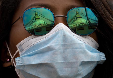 Coronavirus, studio: “Mascherine fondamentali per evitare il contagio dagli asintomatici”