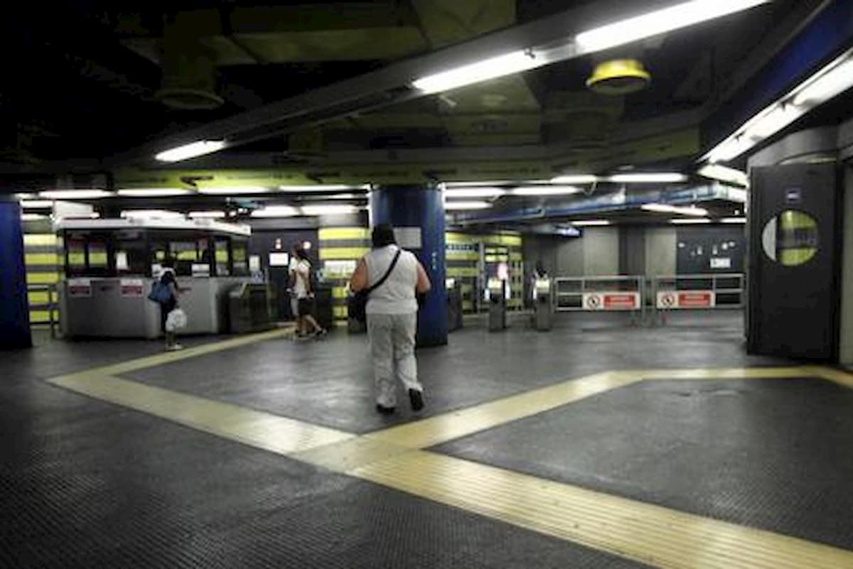 Atac condannata per condotta discriminatoria. Un disabile non era riuscito ad uscire dalla metro per gli ascensori guasti