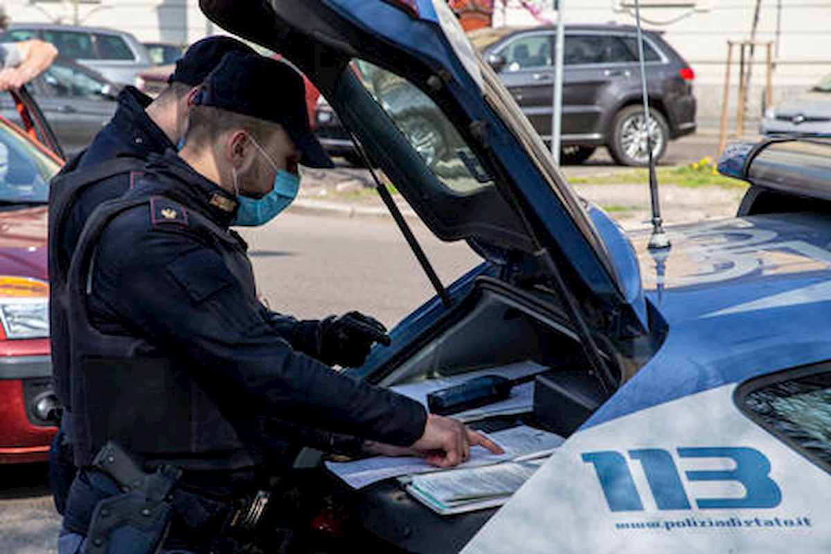 Coronavirus, fanno la spesa a 1 km da casa ma in altro comune: multa da 400 euro