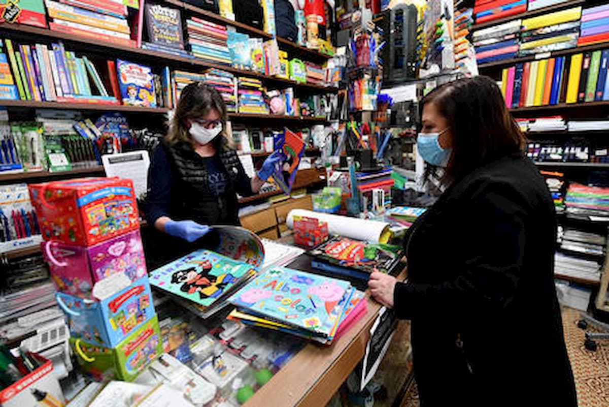 Fase 2, in Lombardia Fontana propone negozi aperti dalle 11 e supermercati chiusi tardi