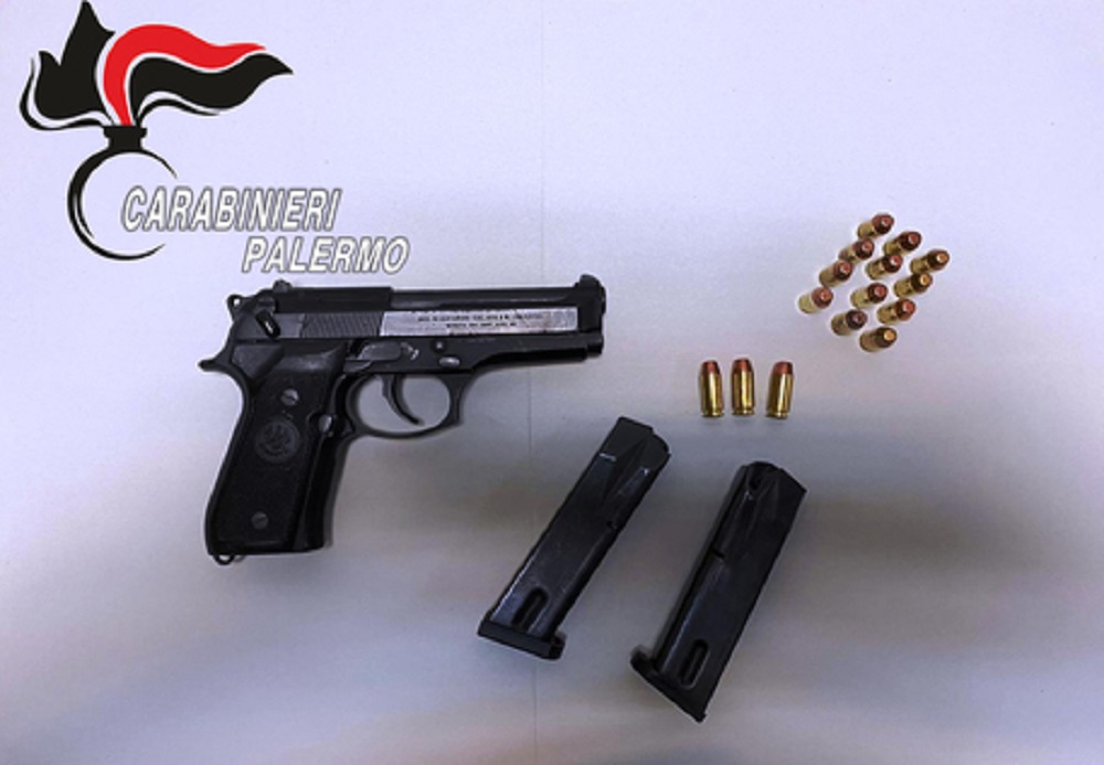 Casandrino, il nipote non gli paga il debito e lui spara contro la casa dei nonni