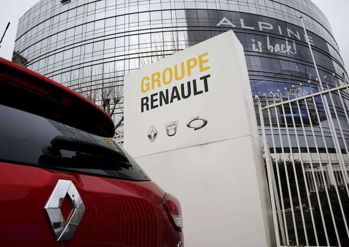Coronavirus, Renault a rischio, il ministro delle Finanze francese: "Potrebbe scomparire
