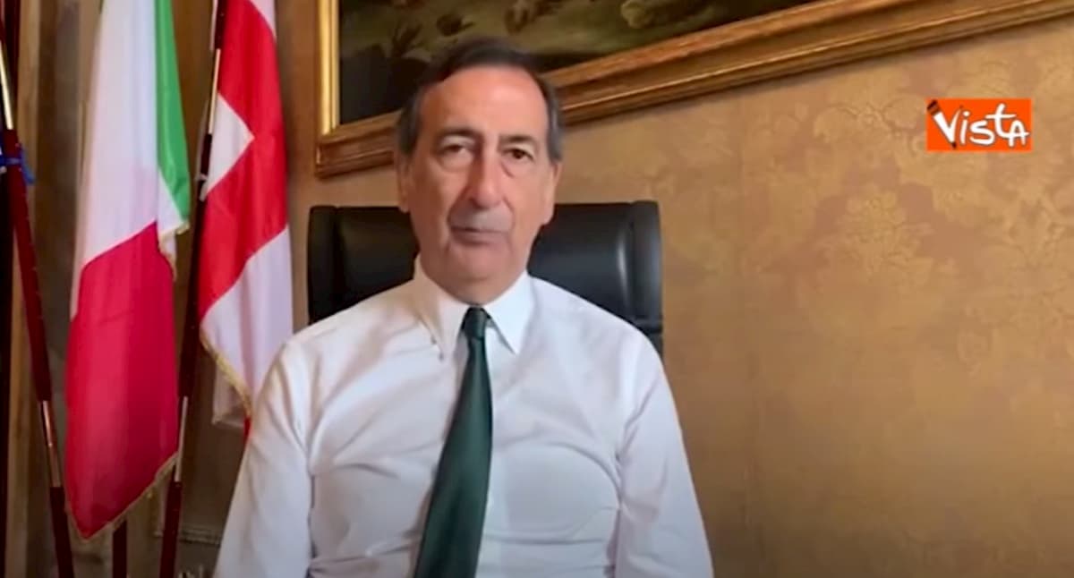 Silvia Romano, Beppe Sala contro i gruppi di giornalisti al Casoretto: "Non ci sono assembramenti di serie A" VIDEO